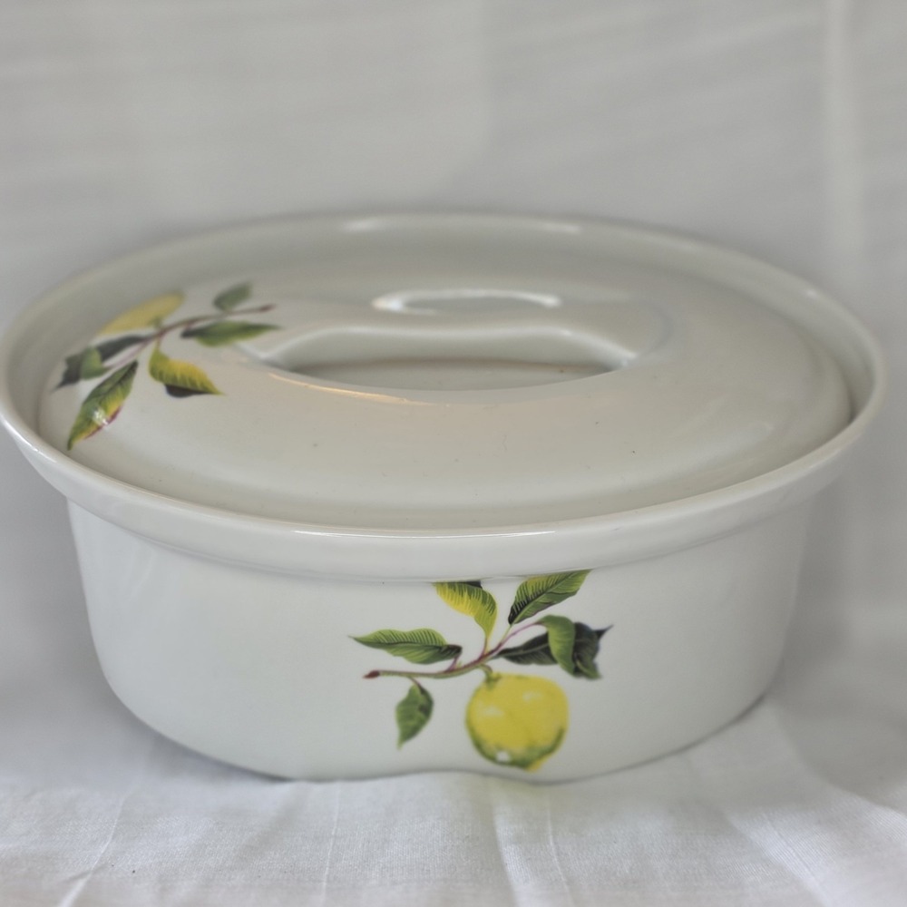 BIA Cordon Bleu 1.5 Qt. Porcelain Oval Covered Casserole Dish w/ Lid, Lemon Stem
